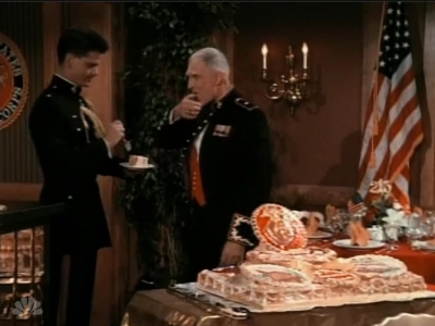 MAJOR_DAD_-_E2X08_BIRTHDAY_BALL_680.jpg
