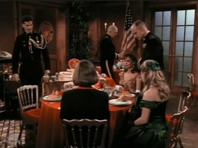 MAJOR_DAD_-_E2X08_BIRTHDAY_BALL_692.jpg