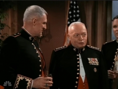 MAJOR_DAD_-_E2X08_BIRTHDAY_BALL_800.jpg