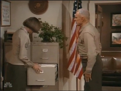 MAJOR_DAD_-_E2X09_WISH_YOU_WERE_HERE_041.jpg