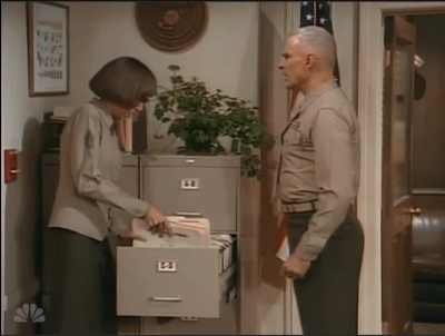 MAJOR_DAD_-_E2X09_WISH_YOU_WERE_HERE_076.jpg