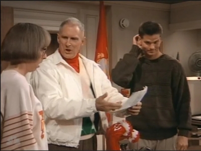 MAJOR_DAD_-_E2X09_WISH_YOU_WERE_HERE_257.jpg