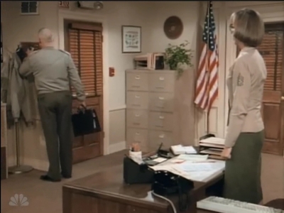 MAJOR_DAD_-_E2X10_LOVE_ON_THE_RUN_097.jpg