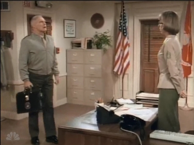 MAJOR_DAD_-_E2X10_LOVE_ON_THE_RUN_104.jpg