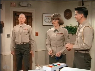MAJOR_DAD_-_E2X12_THE_GIFT_OF_THE_MAJOR_001120.jpg