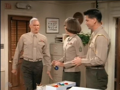 MAJOR_DAD_-_E2X12_THE_GIFT_OF_THE_MAJOR_001123.jpg