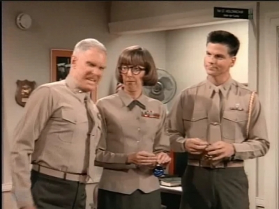 MAJOR_DAD_-_E2X12_THE_GIFT_OF_THE_MAJOR_001129.jpg