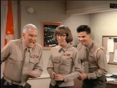 MAJOR_DAD_-_E2X12_THE_GIFT_OF_THE_MAJOR_001141.jpg