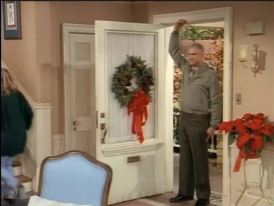 MAJOR_DAD_-_E2X12_THE_GIFT_OF_THE_MAJOR_001170.jpg