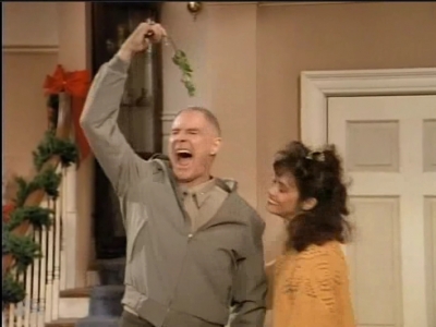 MAJOR_DAD_-_E2X12_THE_GIFT_OF_THE_MAJOR_001182.jpg