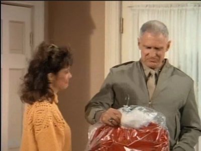 MAJOR_DAD_-_E2X12_THE_GIFT_OF_THE_MAJOR_001203.jpg