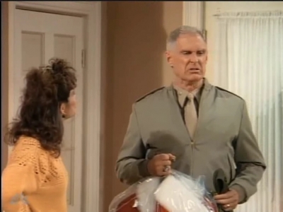 MAJOR_DAD_-_E2X12_THE_GIFT_OF_THE_MAJOR_001220.jpg
