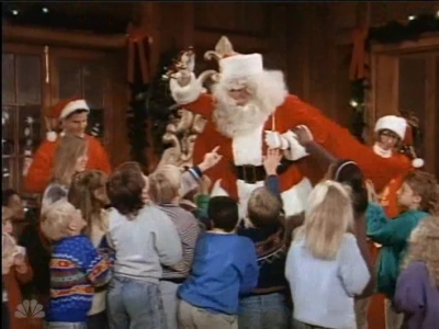 MAJOR_DAD_-_E2X12_THE_GIFT_OF_THE_MAJOR_001263.jpg