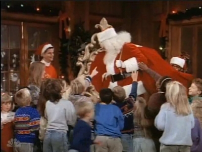 MAJOR_DAD_-_E2X12_THE_GIFT_OF_THE_MAJOR_001265.jpg