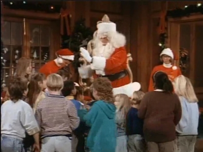MAJOR_DAD_-_E2X12_THE_GIFT_OF_THE_MAJOR_001292.jpg
