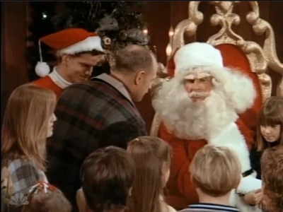 MAJOR_DAD_-_E2X12_THE_GIFT_OF_THE_MAJOR_001337.jpg