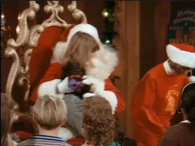 MAJOR_DAD_-_E2X12_THE_GIFT_OF_THE_MAJOR_001347.jpg
