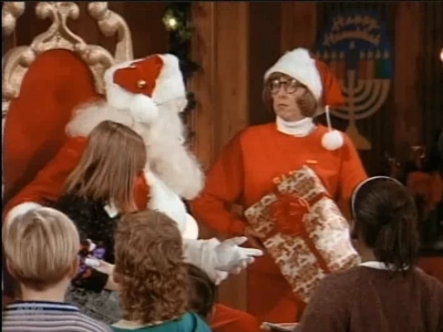 MAJOR_DAD_-_E2X12_THE_GIFT_OF_THE_MAJOR_001351.jpg