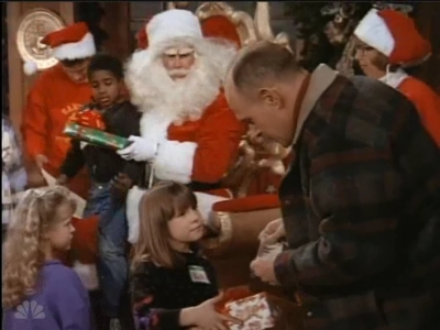 MAJOR_DAD_-_E2X12_THE_GIFT_OF_THE_MAJOR_001374.jpg