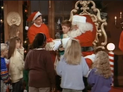 MAJOR_DAD_-_E2X12_THE_GIFT_OF_THE_MAJOR_001379.jpg