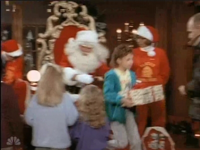 MAJOR_DAD_-_E2X12_THE_GIFT_OF_THE_MAJOR_001384.jpg