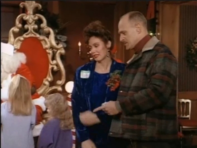MAJOR_DAD_-_E2X12_THE_GIFT_OF_THE_MAJOR_001390.jpg