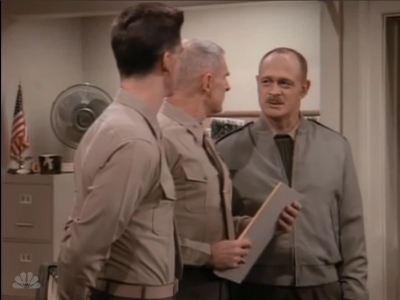 MAJOR_DAD_-_E2X13_FLYING_SOLO_027.jpg