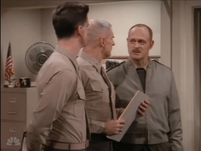 MAJOR_DAD_-_E2X13_FLYING_SOLO_032.jpg