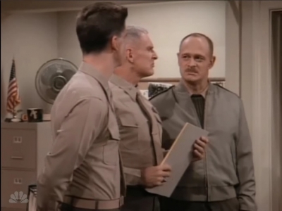 MAJOR_DAD_-_E2X13_FLYING_SOLO_034.jpg
