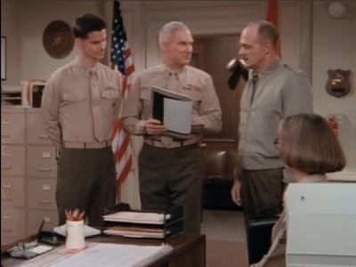 MAJOR_DAD_-_E2X13_FLYING_SOLO_080.jpg