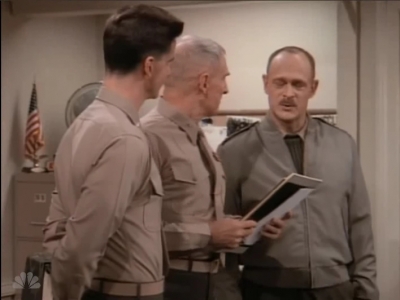 MAJOR_DAD_-_E2X13_FLYING_SOLO_090.jpg