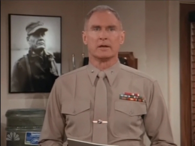 MAJOR_DAD_-_E2X13_FLYING_SOLO_165.jpg
