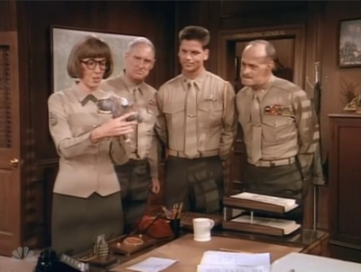 MAJOR_DAD_-_E2X14_A_BIRD_IN_THE_HAND_095.jpg