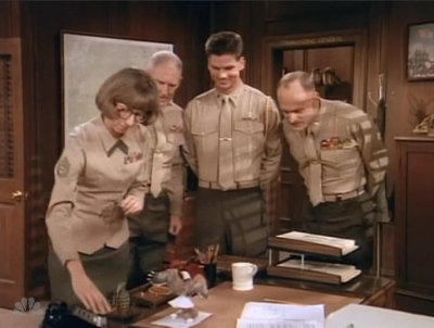 MAJOR_DAD_-_E2X14_A_BIRD_IN_THE_HAND_110.jpg