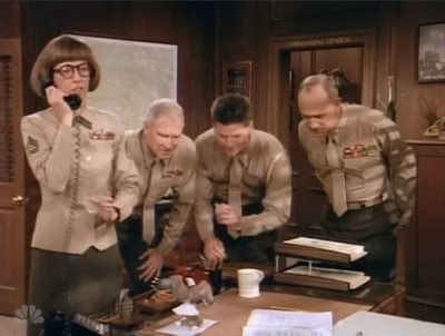 MAJOR_DAD_-_E2X14_A_BIRD_IN_THE_HAND_113.jpg