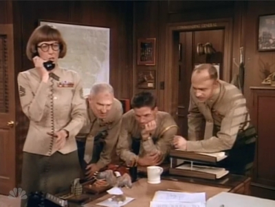 MAJOR_DAD_-_E2X14_A_BIRD_IN_THE_HAND_115.jpg