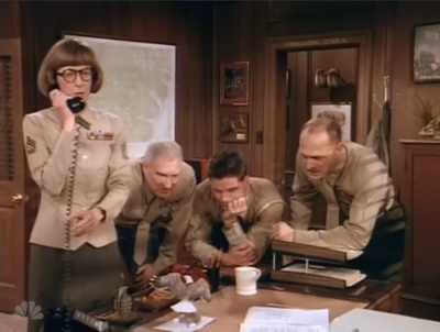 MAJOR_DAD_-_E2X14_A_BIRD_IN_THE_HAND_116.jpg
