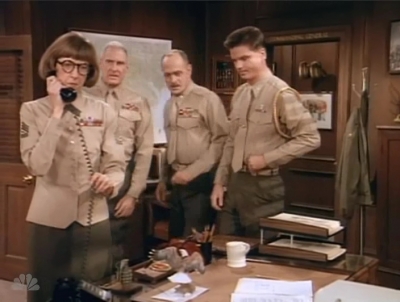 MAJOR_DAD_-_E2X14_A_BIRD_IN_THE_HAND_129.jpg