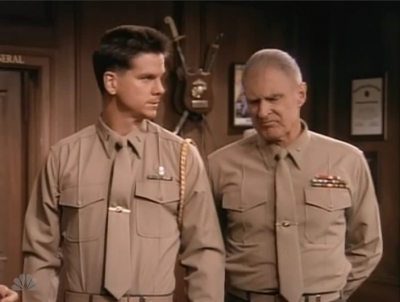 MAJOR_DAD_-_E2X14_A_BIRD_IN_THE_HAND_215.jpg