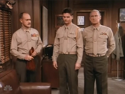 MAJOR_DAD_-_E2X14_A_BIRD_IN_THE_HAND_234.jpg