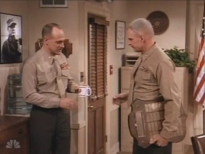 MAJOR_DAD_-_E2X14_A_BIRD_IN_THE_HAND_319.jpg