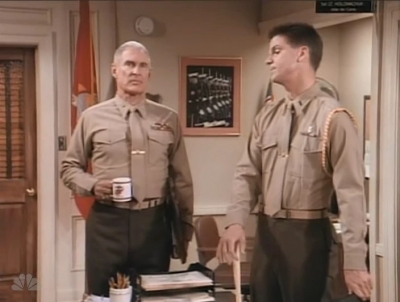 MAJOR_DAD_-_E2X14_A_BIRD_IN_THE_HAND_349.jpg