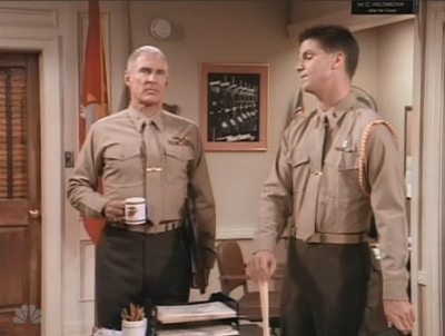 MAJOR_DAD_-_E2X14_A_BIRD_IN_THE_HAND_350.jpg
