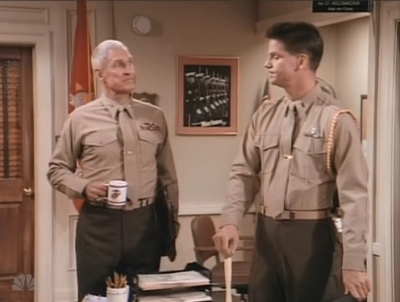 MAJOR_DAD_-_E2X14_A_BIRD_IN_THE_HAND_370.jpg