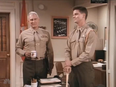 MAJOR_DAD_-_E2X14_A_BIRD_IN_THE_HAND_376.jpg