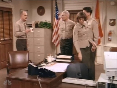MAJOR_DAD_-_E2X14_A_BIRD_IN_THE_HAND_382.jpg