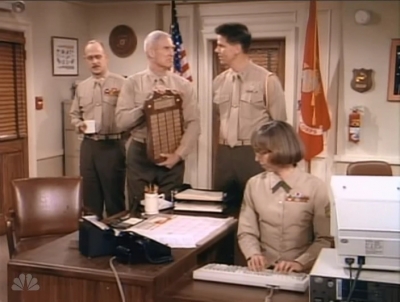 MAJOR_DAD_-_E2X14_A_BIRD_IN_THE_HAND_431.jpg
