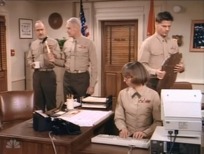 MAJOR_DAD_-_E2X14_A_BIRD_IN_THE_HAND_444.jpg