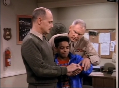 MAJOR_DAD_-_E2X18_SINS_OF_THE_FATHER_239.jpg