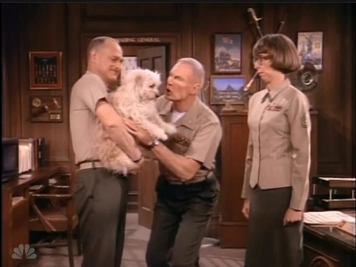 MAJOR_DAD_-_E2X23_ELMO_COME_HOME_016.jpg